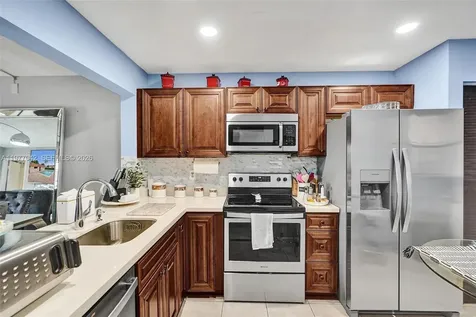 871 NE 207 Lane Miami FL 33179