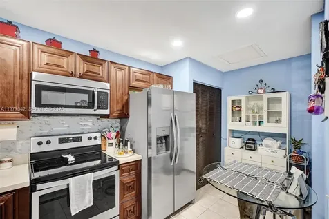 871 NE 207 Lane Miami FL 33179