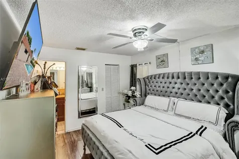 871 NE 207 Lane Miami FL 33179