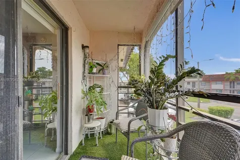 871 NE 207 Lane Miami FL 33179