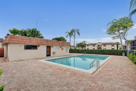 871 NE 207 Lane Miami FL 33179