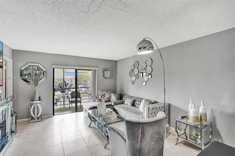 871 NE 207 Lane Miami FL 33179