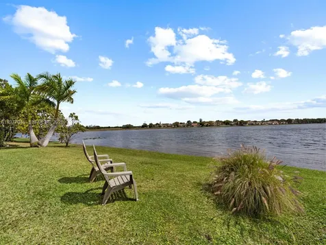 1150 Fairfield Meadows Drive Weston FL 33327