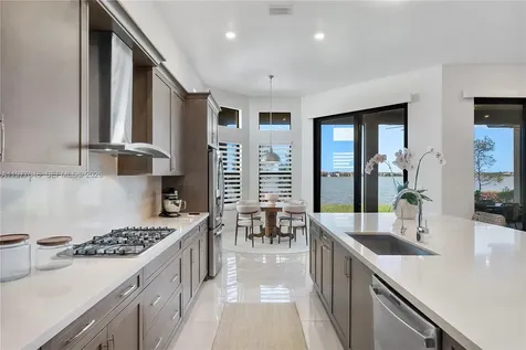 8950 W Parkland Bay Trail Parkland FL 33076