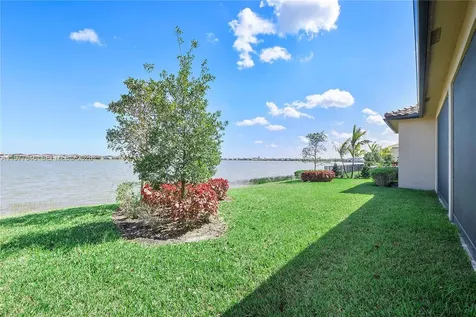 8950 W Parkland Bay Trail Parkland FL 33076