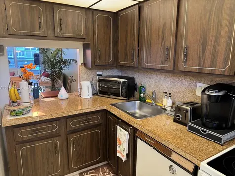 8330 Sands Point Boulevard Tamarac FL 33321