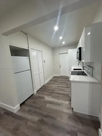 2929 NW 47th Street Miami FL 33142