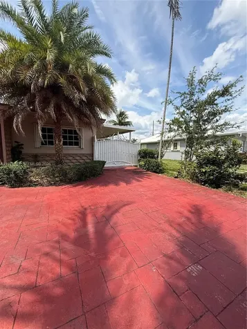 1585 W 53rd Street Hialeah FL 33012