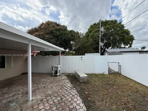 1585 W 53rd Street Hialeah FL 33012