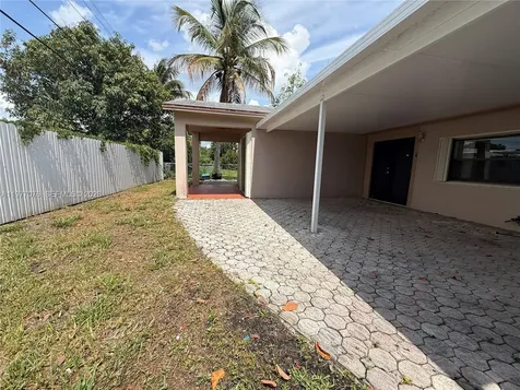 1585 W 53rd Street Hialeah FL 33012