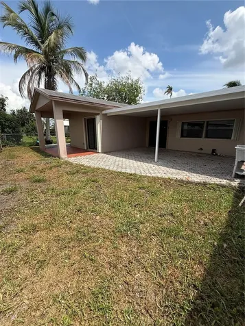 1585 W 53rd Street Hialeah FL 33012