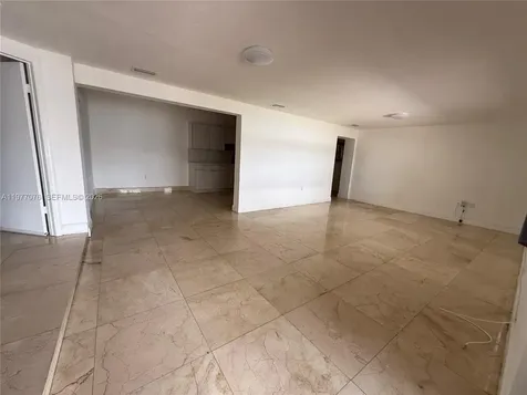 1585 W 53rd Street Hialeah FL 33012