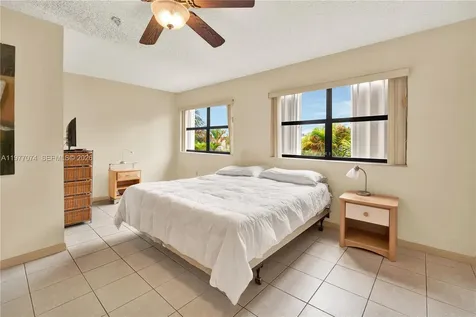 10528 SW 118th Place Miami FL 33186