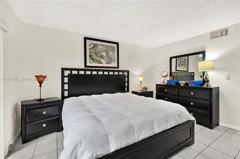 10528 SW 118th Place Miami FL 33186