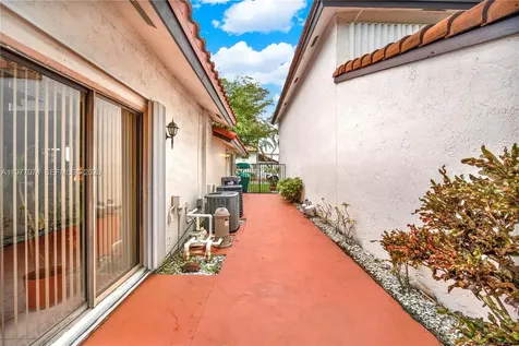 10528 SW 118th Place Miami FL 33186