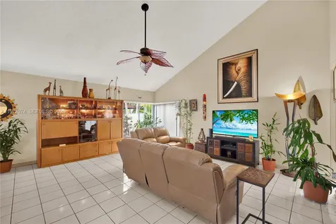 10528 SW 118th Place Miami FL 33186