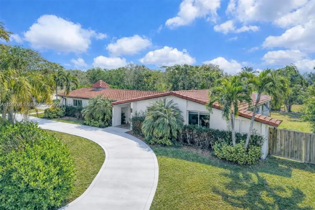 7700 SW 139th Terrace Palmetto Bay FL 33158
