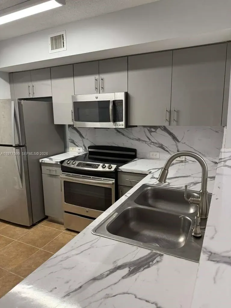 677 SW 111th Avenue Pembroke Pines FL 33025