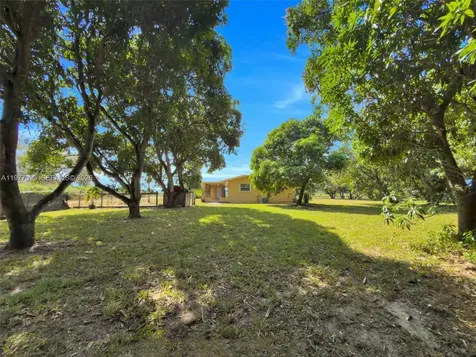 15401 SW 212th Street Miami FL 33187