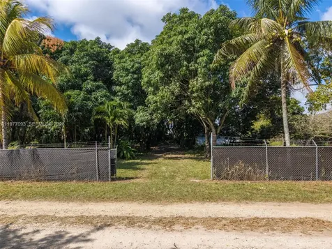 15401 SW 212th Street Miami FL 33187