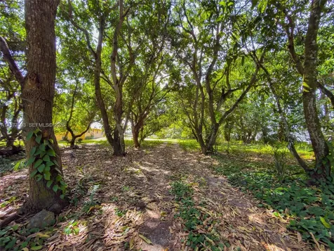 15401 SW 212th Street Miami FL 33187
