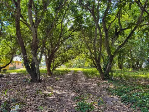 15401 SW 212th Street Miami FL 33187