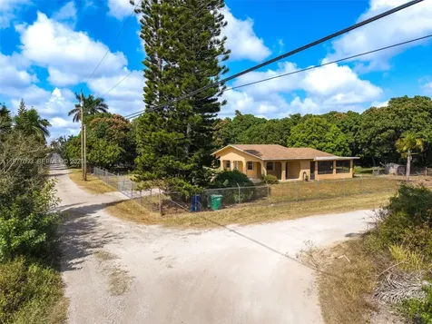 15401 SW 212th Street Miami FL 33187