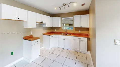 2760 NW 58th Street Miami FL 33142