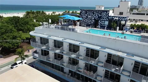 1052 Ocean Drive Miami Beach FL 33139