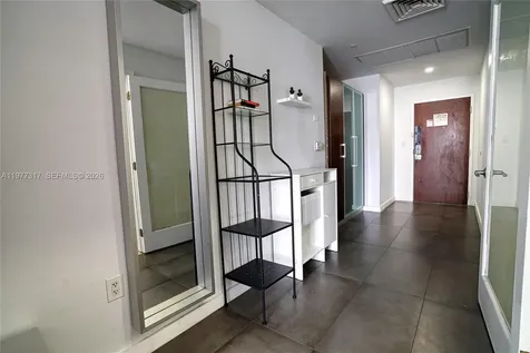 1052 Ocean Drive Miami Beach FL 33139