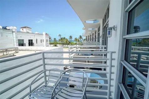 1052 Ocean Drive Miami Beach FL 33139