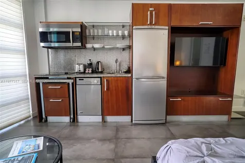 1052 Ocean Drive Miami Beach FL 33139