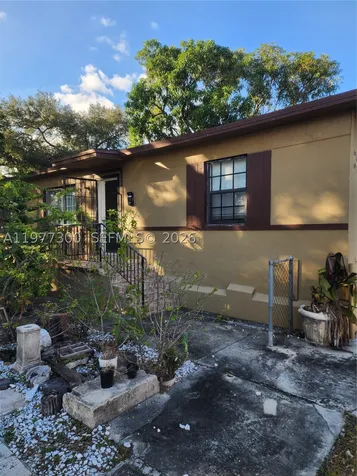 6910 NW 5th Place Miami FL 33150