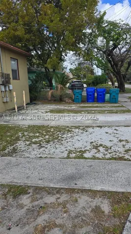 6910 NW 5th Place Miami FL 33150