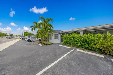 5807 SW 25th Street West Park FL 33023