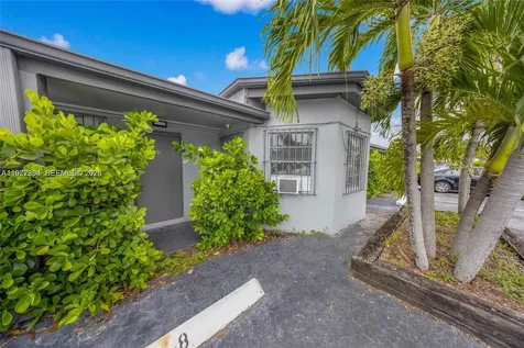 5807 SW 25th Street West Park FL 33023