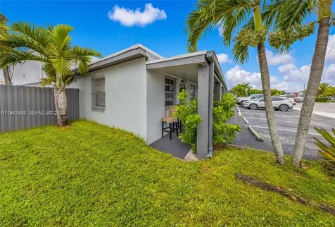 5807 SW 25th Street West Park FL 33023