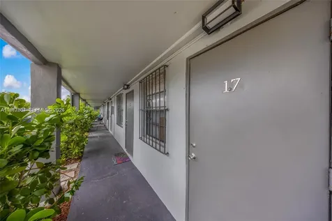5807 SW 25th Street West Park FL 33023
