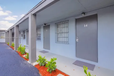 5807 SW 25th Street West Park FL 33023