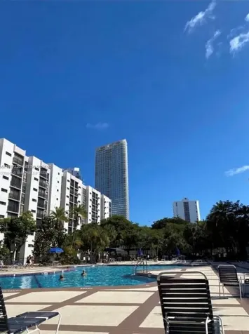 16909 N Bay Road Sunny Isles Beach FL 33160