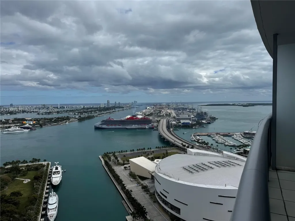 888 Biscayne Boulevard Miami FL 33132