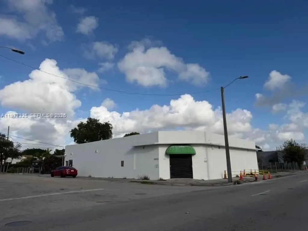 102 NW 22nd Avenue Miami FL 33125