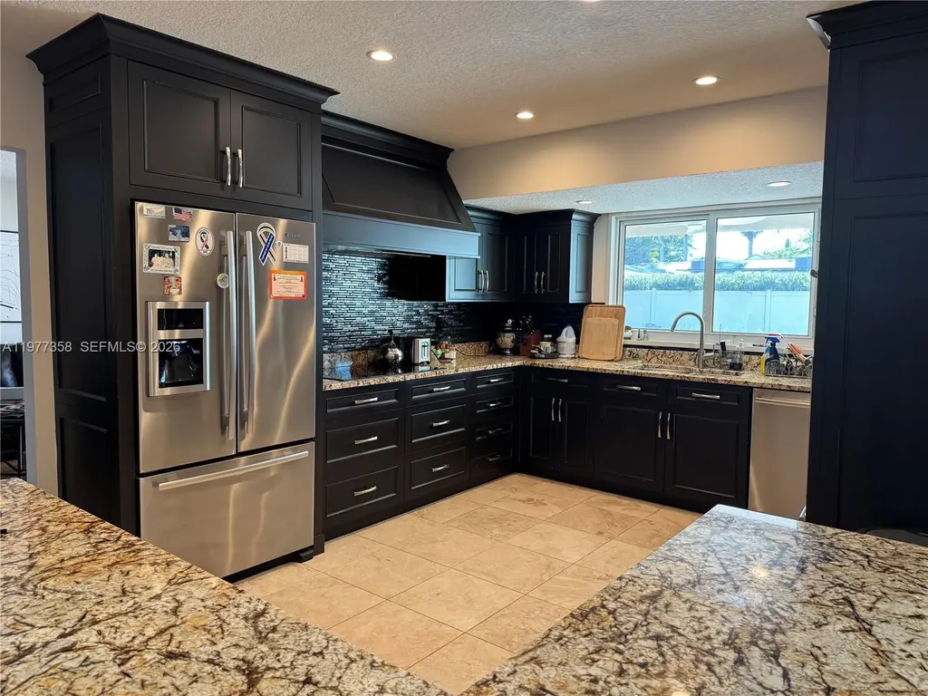 3900 N 43rd Avenue Hollywood FL 33021