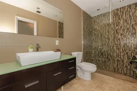 3900 N 43rd Avenue Hollywood FL 33021