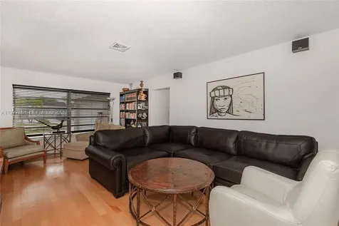 3900 N 43rd Avenue Hollywood FL 33021