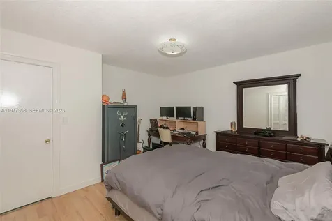 3900 N 43rd Avenue Hollywood FL 33021