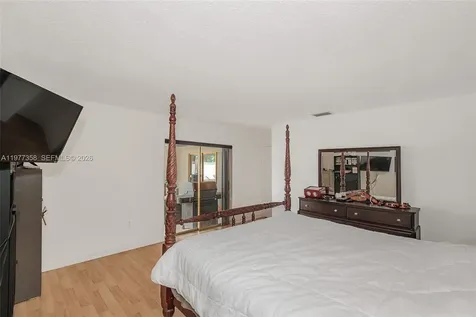 3900 N 43rd Avenue Hollywood FL 33021