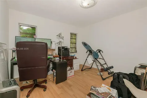 3900 N 43rd Avenue Hollywood FL 33021