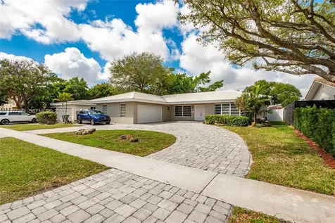 3900 N 43rd Avenue Hollywood FL 33021
