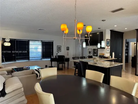 3900 N 43rd Avenue Hollywood FL 33021